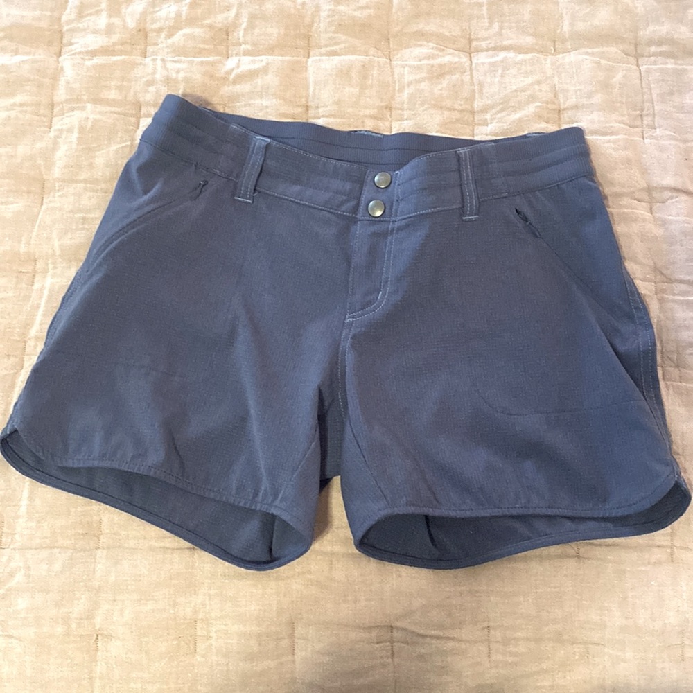 Kuhl Women’s Shorts, breathable fabric, hidden pocket, elastic waist, 4” inseam